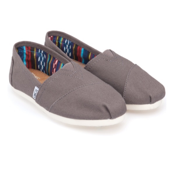 toms classic ash canvas